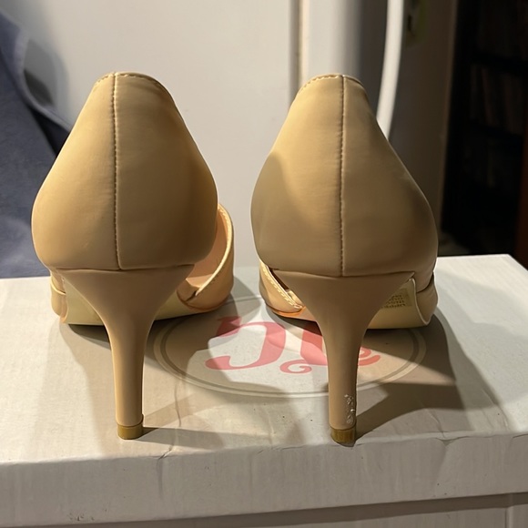 Journey Collection Heels Nude Size 8 1/2 - Picture 3 of 6